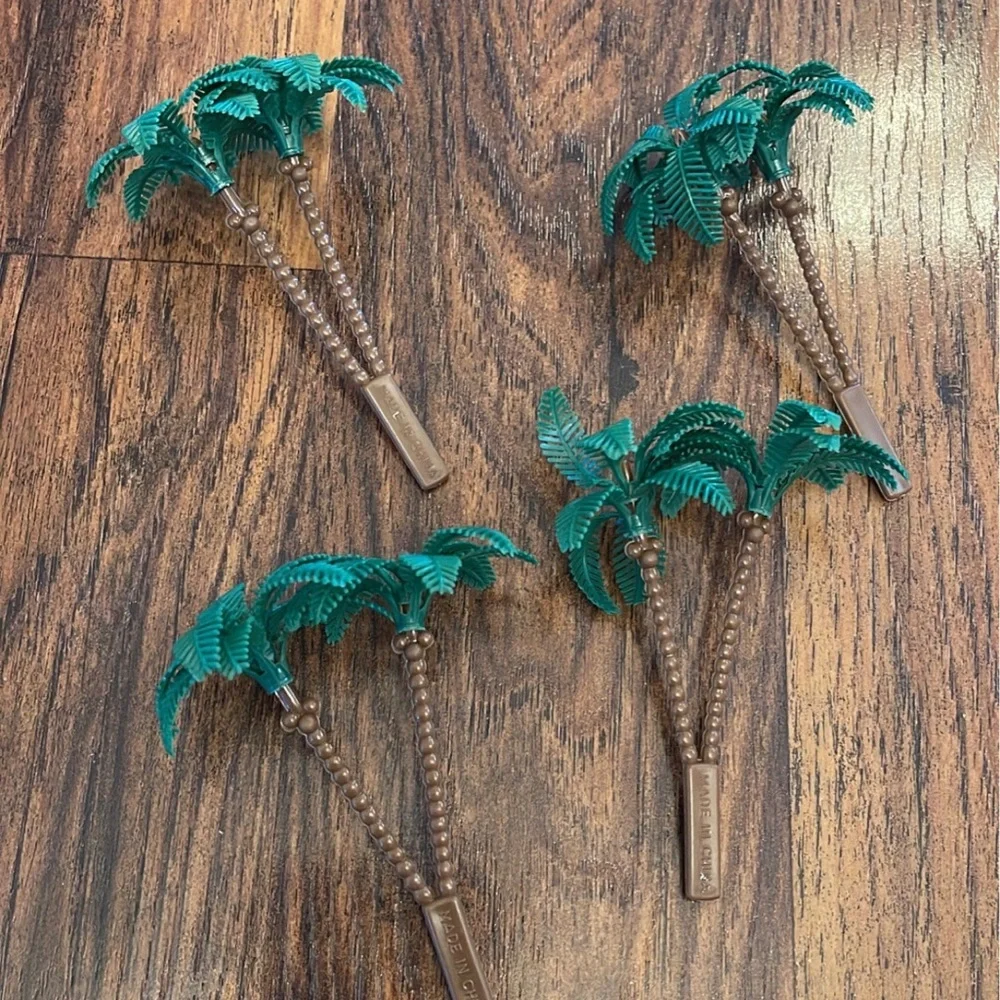 EUC Madagascar Cake Toppers x7 Pieces